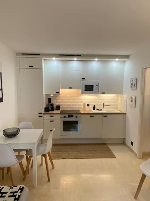 T2 Avec Terrasse Et Jardin Appartement Cannes Buitenkant foto