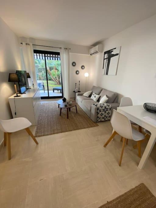 T2 Avec Terrasse Et Jardin Appartement Cannes Buitenkant foto